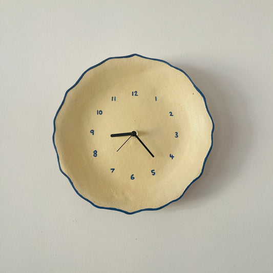 Ceramic plate clock beige and dark blue