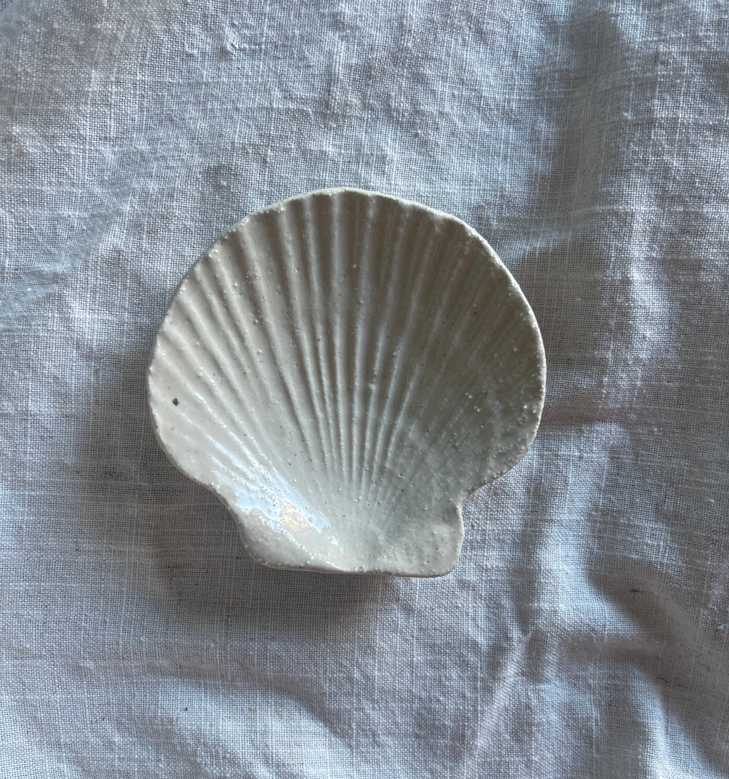 Ceramic shell dishes (small)