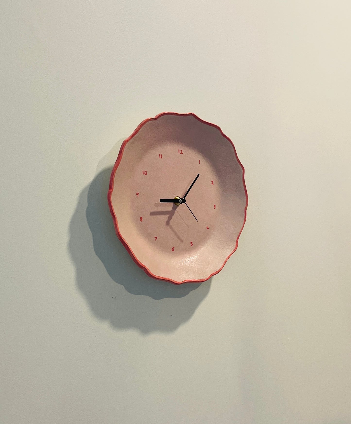 Light pink ceramic clock