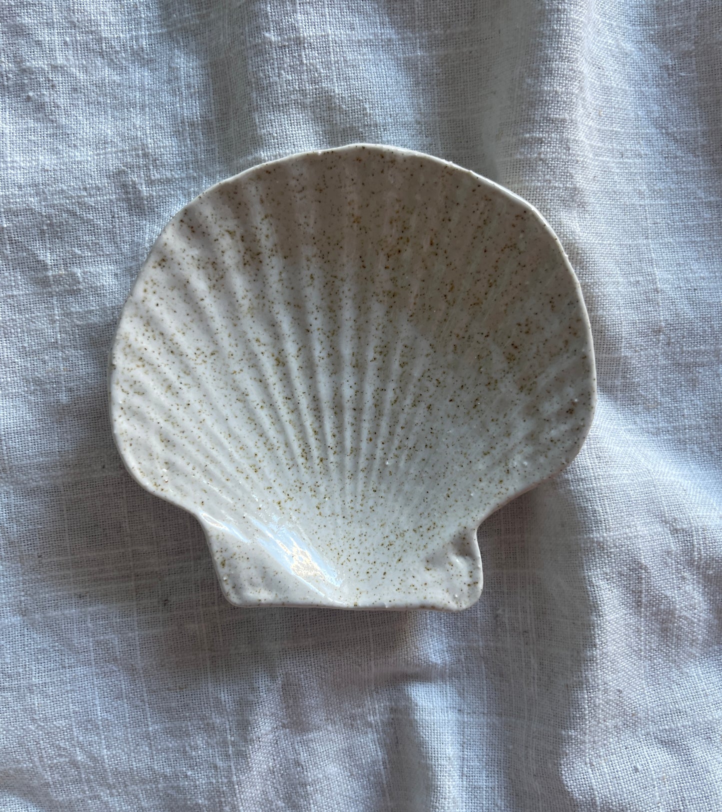 Ceramic shell dishes (small)