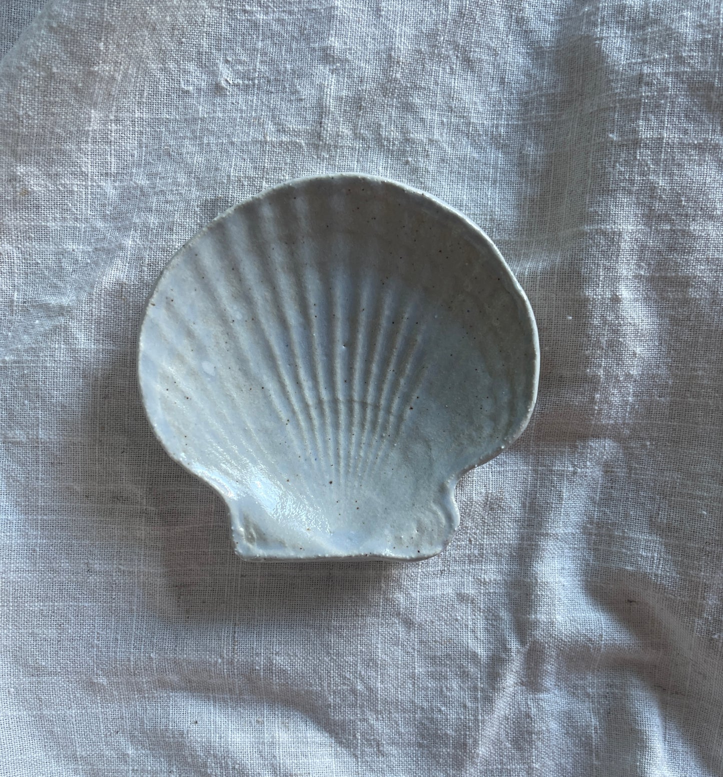 Ceramic shell dishes (small)